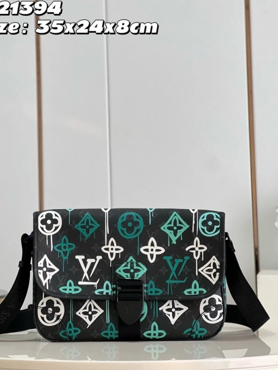 MESSENGER MM ARCHY VUITTON LOUIS 0822